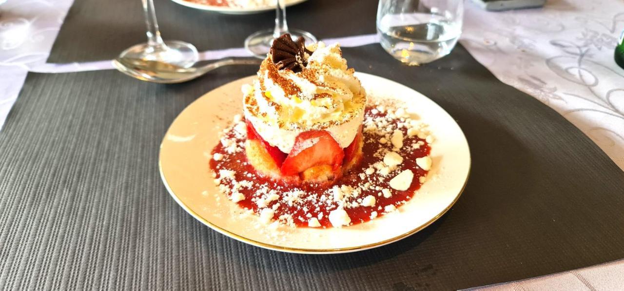 Fasthotel Oloron Hostellerie Du Paon Blanc Lurbe-Saint-Christau Luaran gambar
